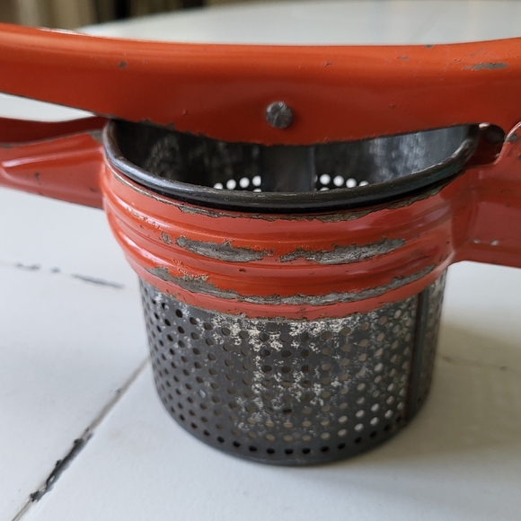 Vtg Hand Potato Ricer Fruit Juicer Strainer Steel Red Well Used Country Kitchen - Picture 7 of 12